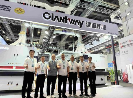 GIANTWAY Explores Sanding Machine Technology at WMF 2026 in Shanghai